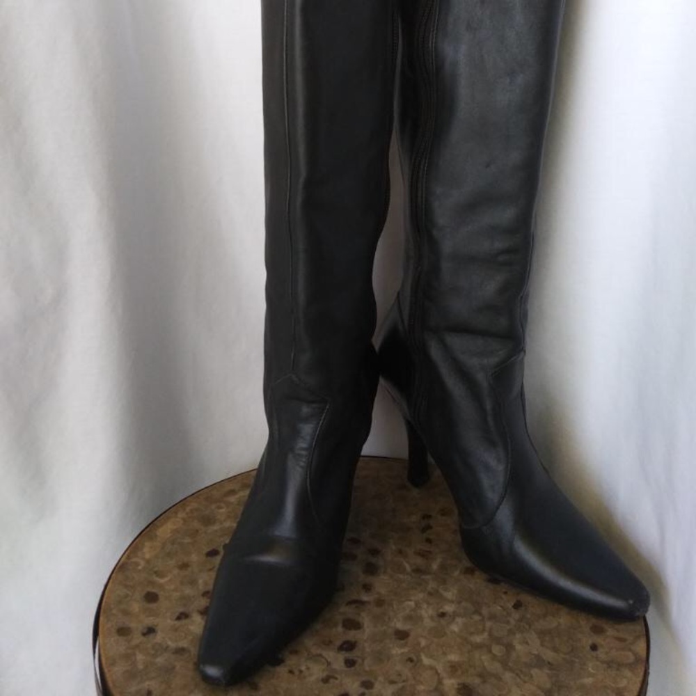 Black Chinese laundry high heel boots